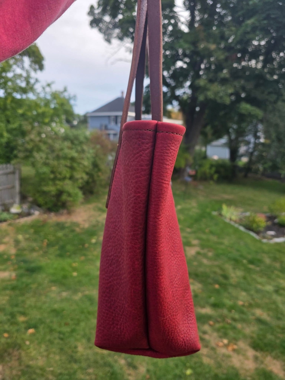 Go Forth Goods Garnet Red Medium Avery - Picture 3 of 7